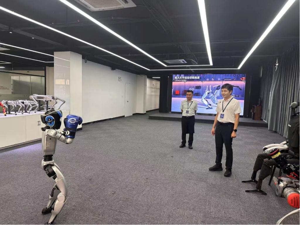 院長(zhǎng)蘇謙帶隊(duì)赴杭州前沿科技企業(yè)調(diào)研智能機(jī)器人銷(xiāo)售合作